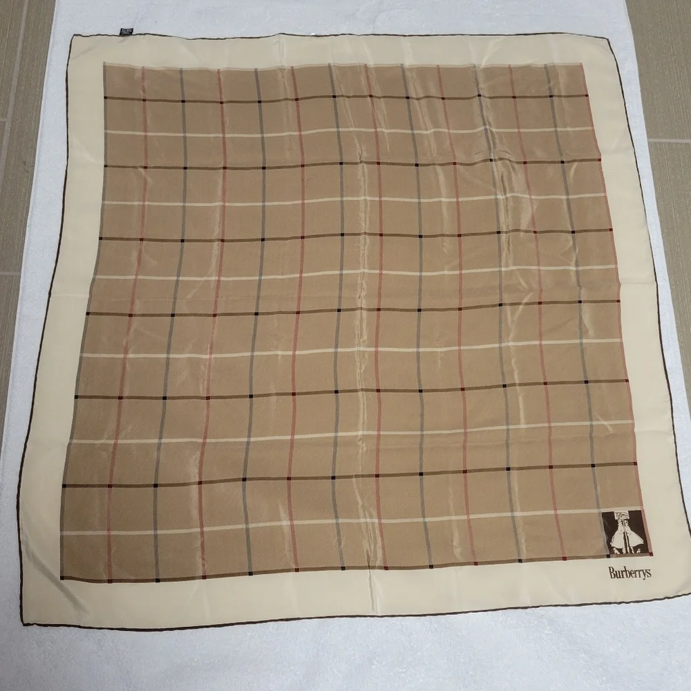 Vintage Burberrys Silk Scarf. - Picture 7 of 14